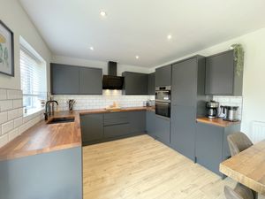 Tartan Close- click for photo gallery